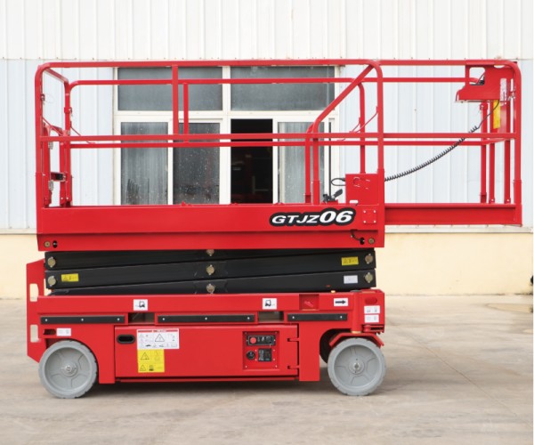 天水自行走升降机